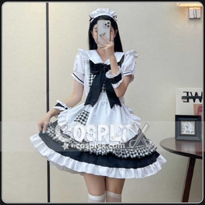 メイド服コスプレ